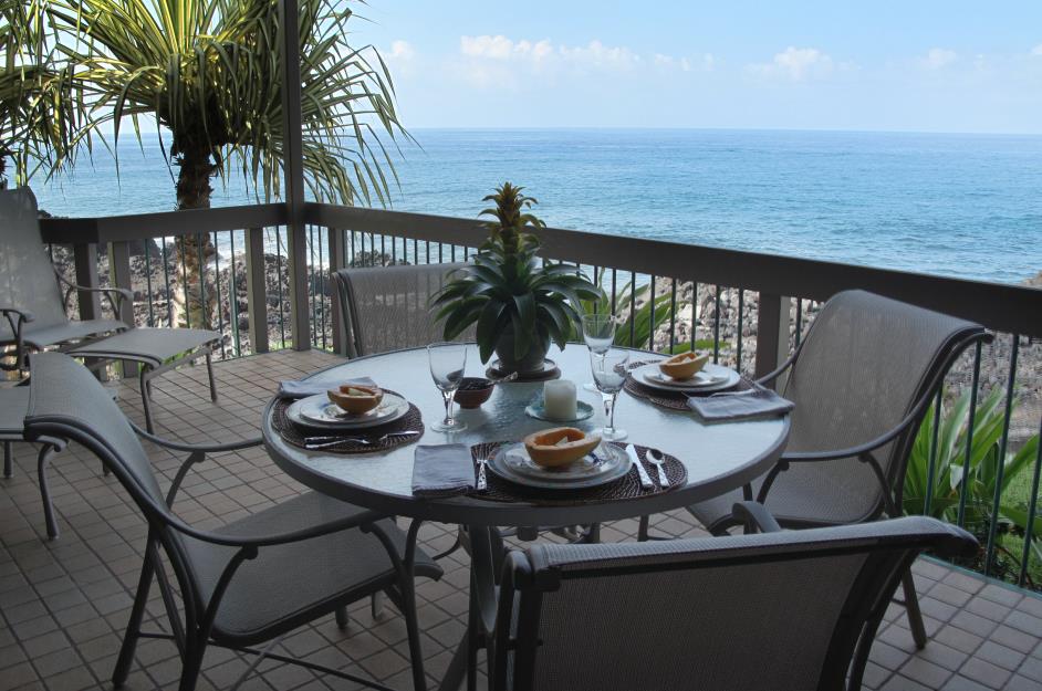 Kona Oceanfront Rental Bedroom